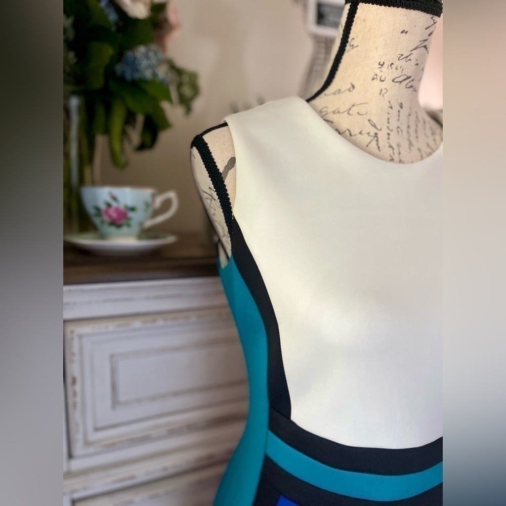 🖤GORGEOUS FABRIC! Pretty & Professional designer sheath dress, size 6-se… - Picture 5 of 14